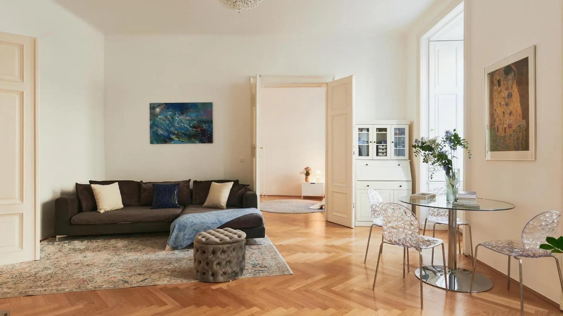 Spacious & Elegant, Ideal Location Wien