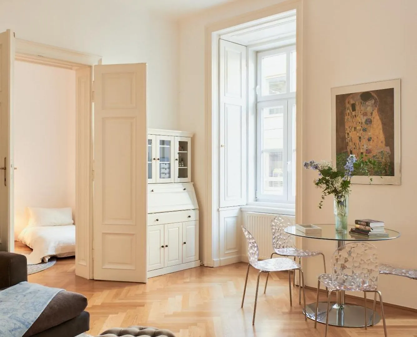 Spacious & Elegant, Ideal Location Wien