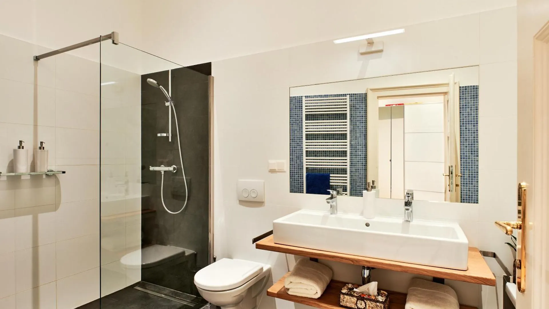 Spacious & Elegant, Ideal Location Wien 0*,