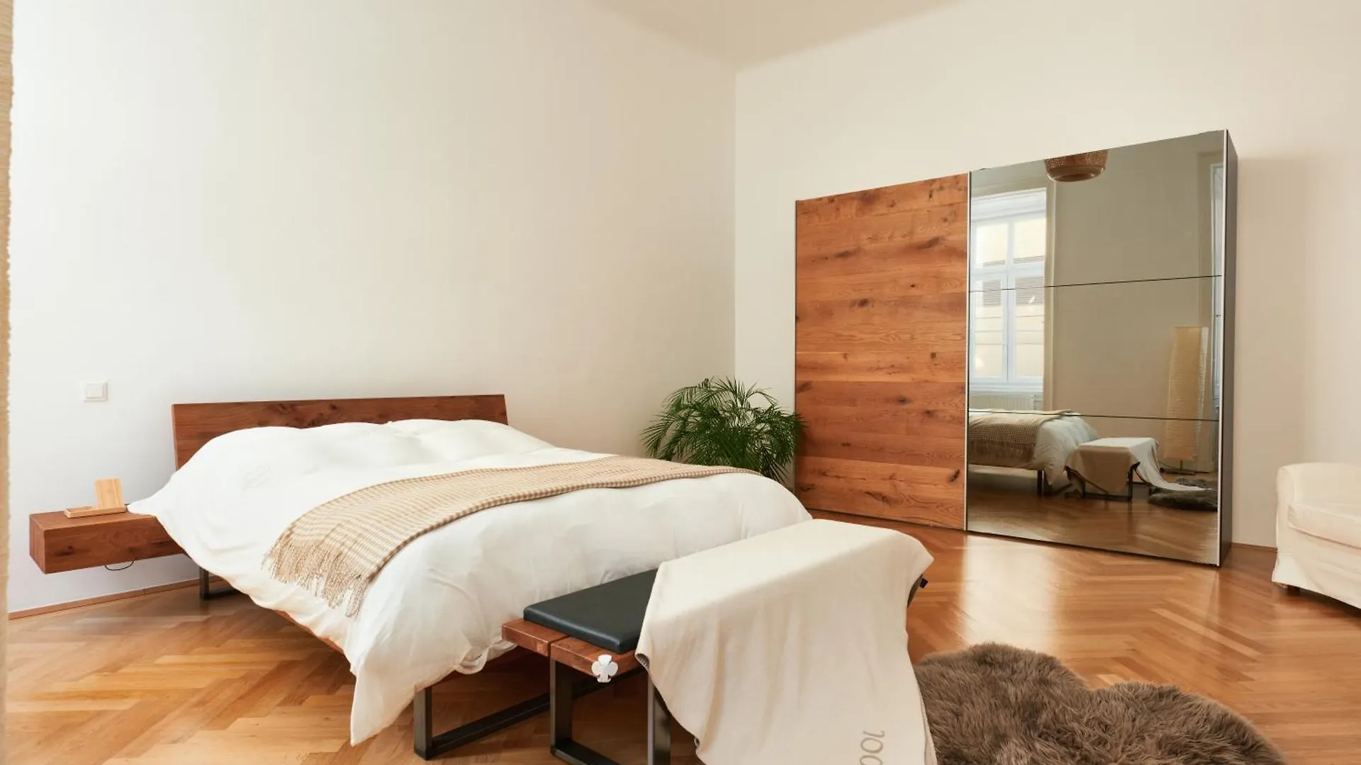 Spacious & Elegant, Ideal Location Wien 0*,  Österrike
